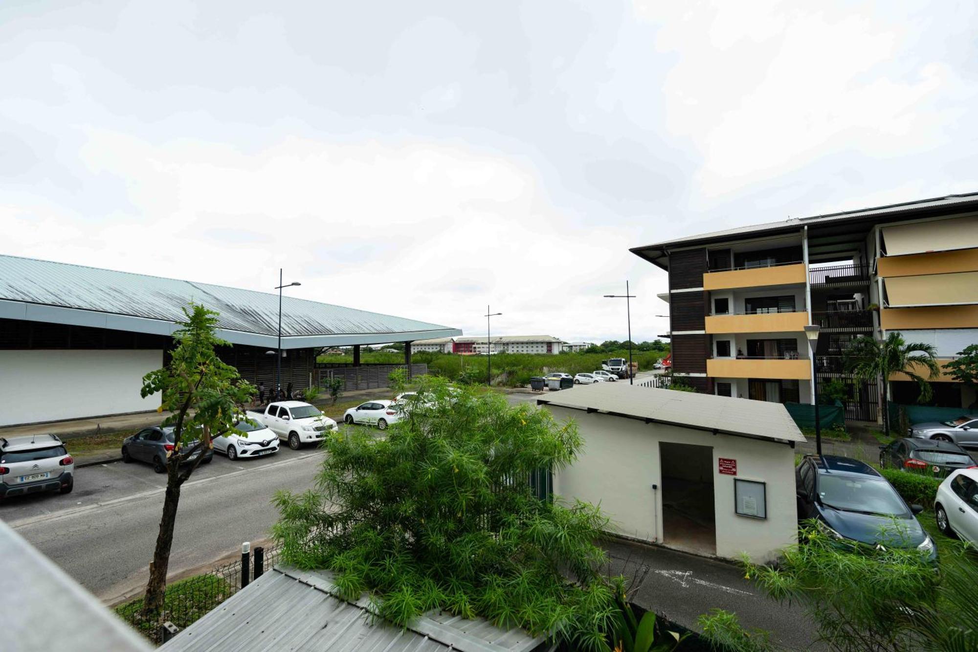 Hibiscus Standing- Appartement Cosy- 2 Chambres Climatisees- Cuisine Equipee- Wifi-Terrasse 卡宴 外观 照片